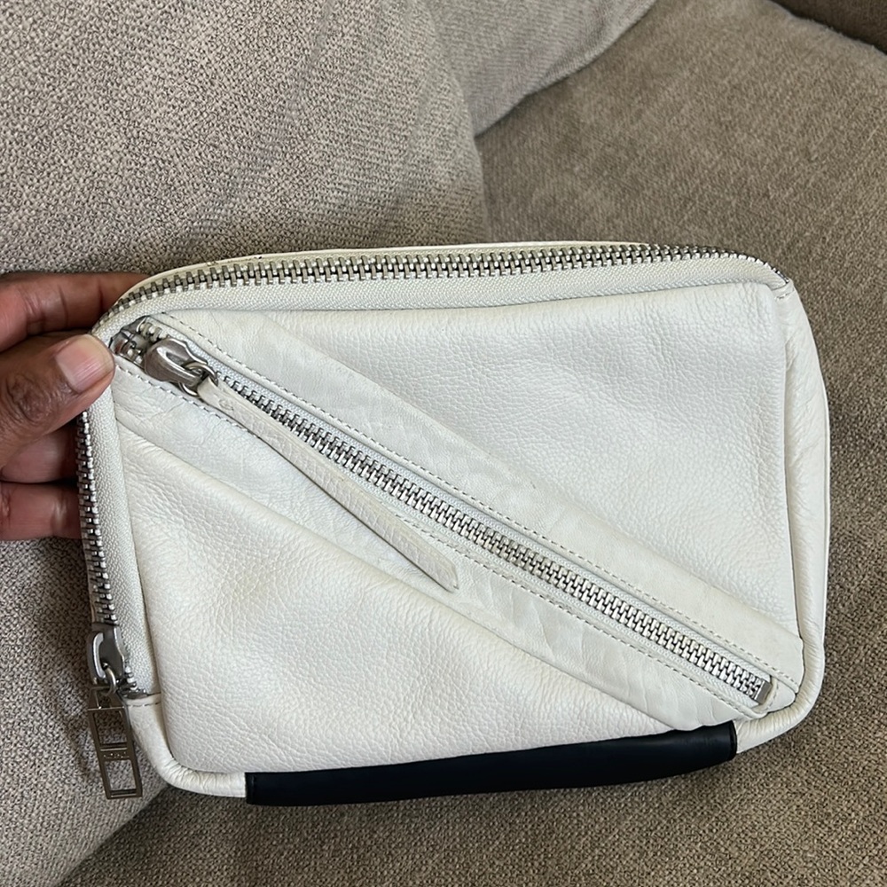 KELSI DAGGER LEATHER HANDBAG PURSE